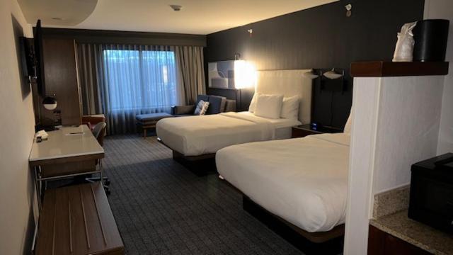 Hotel Courtyard By Marriott Kingston Exterior foto