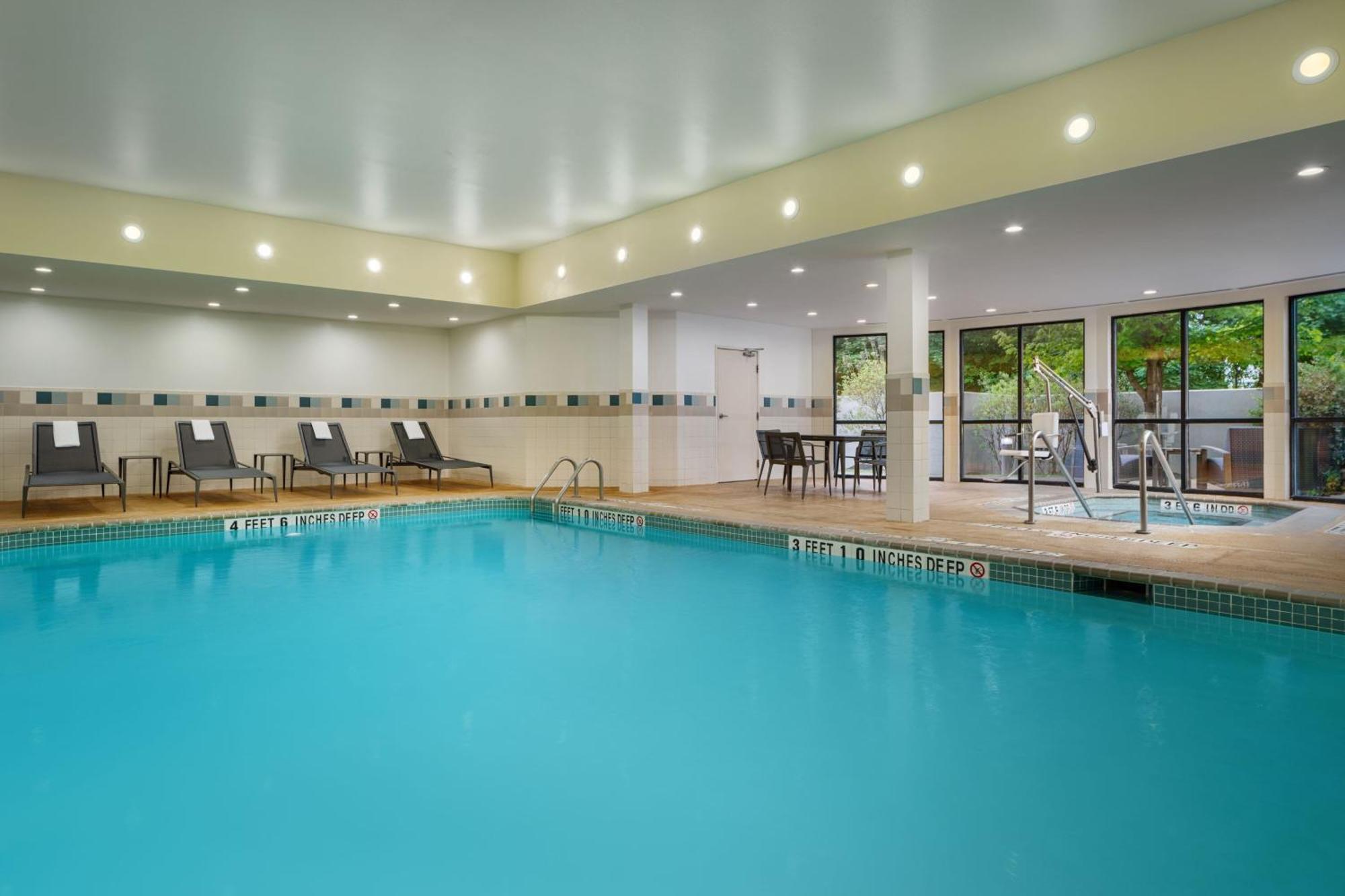 Hotel Courtyard By Marriott Kingston Exterior foto